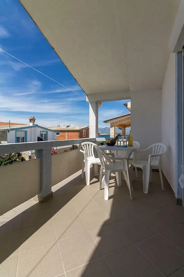Fisa Apartments Vir Guest house