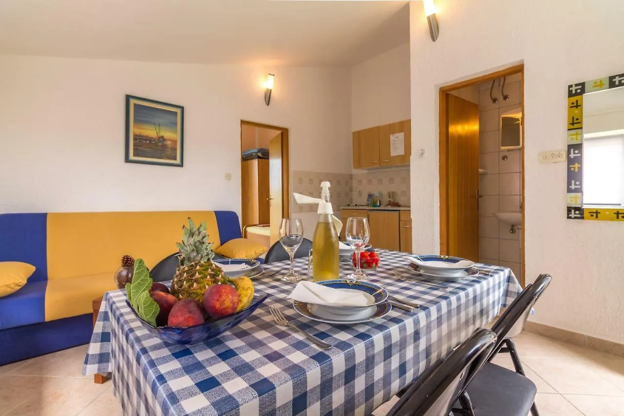 Guest house Fisa Apartments Vir