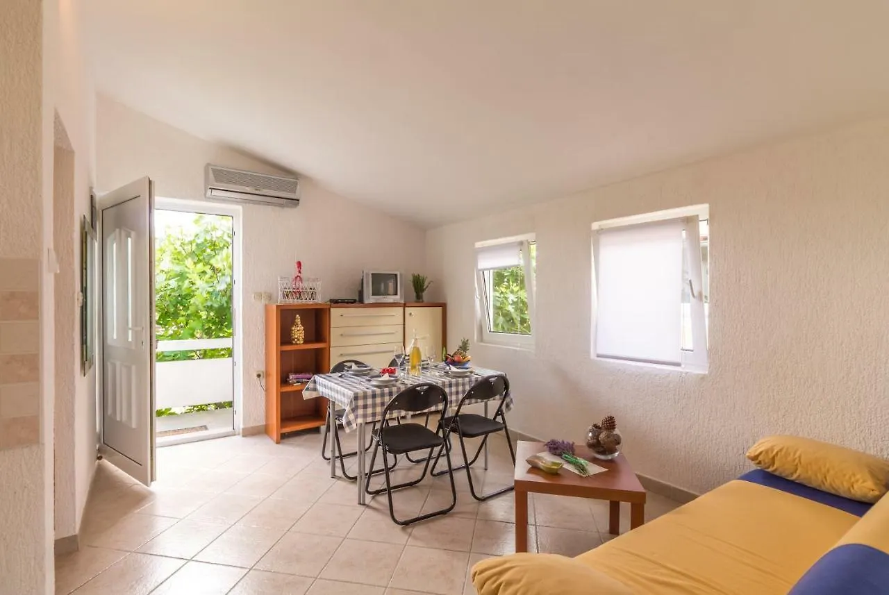 Guest house Fisa Apartments Vir Croatia